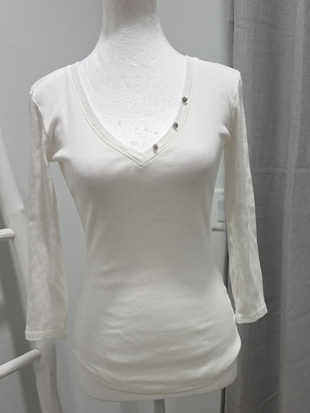 Classic White V-Neck Long Sleeve Top